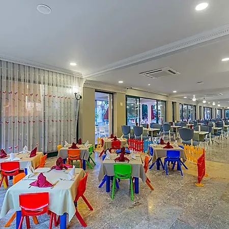 Üdülőközpont Justiniano Club Alanya