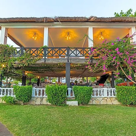 Üdülőközpont Justiniano Club Alanya 4*