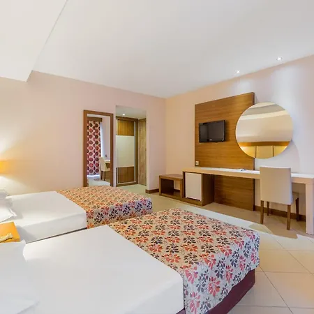 Justiniano Club Alanya Resort 4*